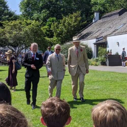 PrinceCharleswalkingtochildren